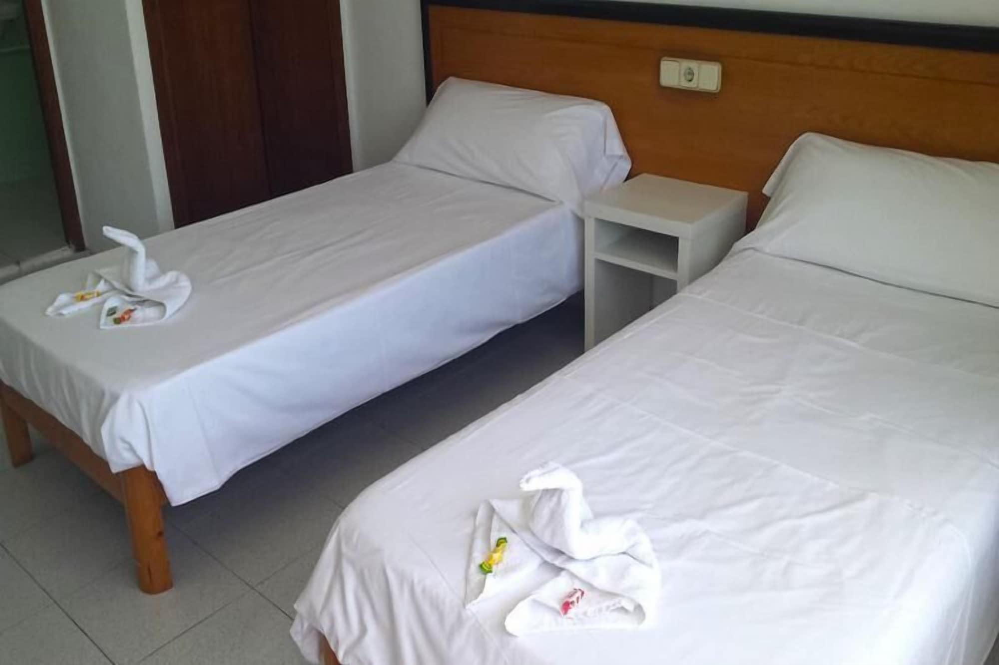 Hostal Port Corona Cala Ratjada  Luaran gambar