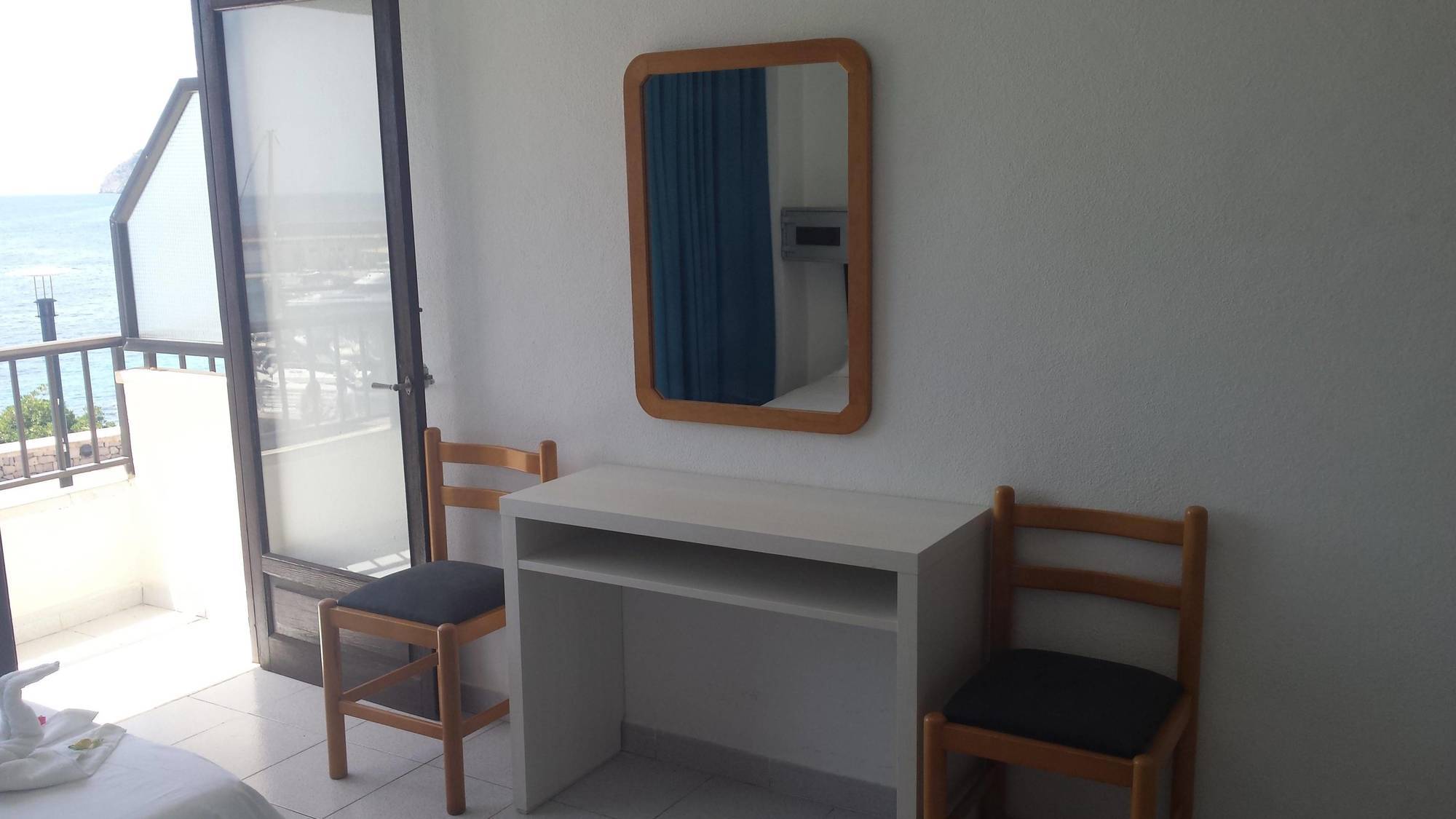 Hostal Port Corona Cala Ratjada  Luaran gambar