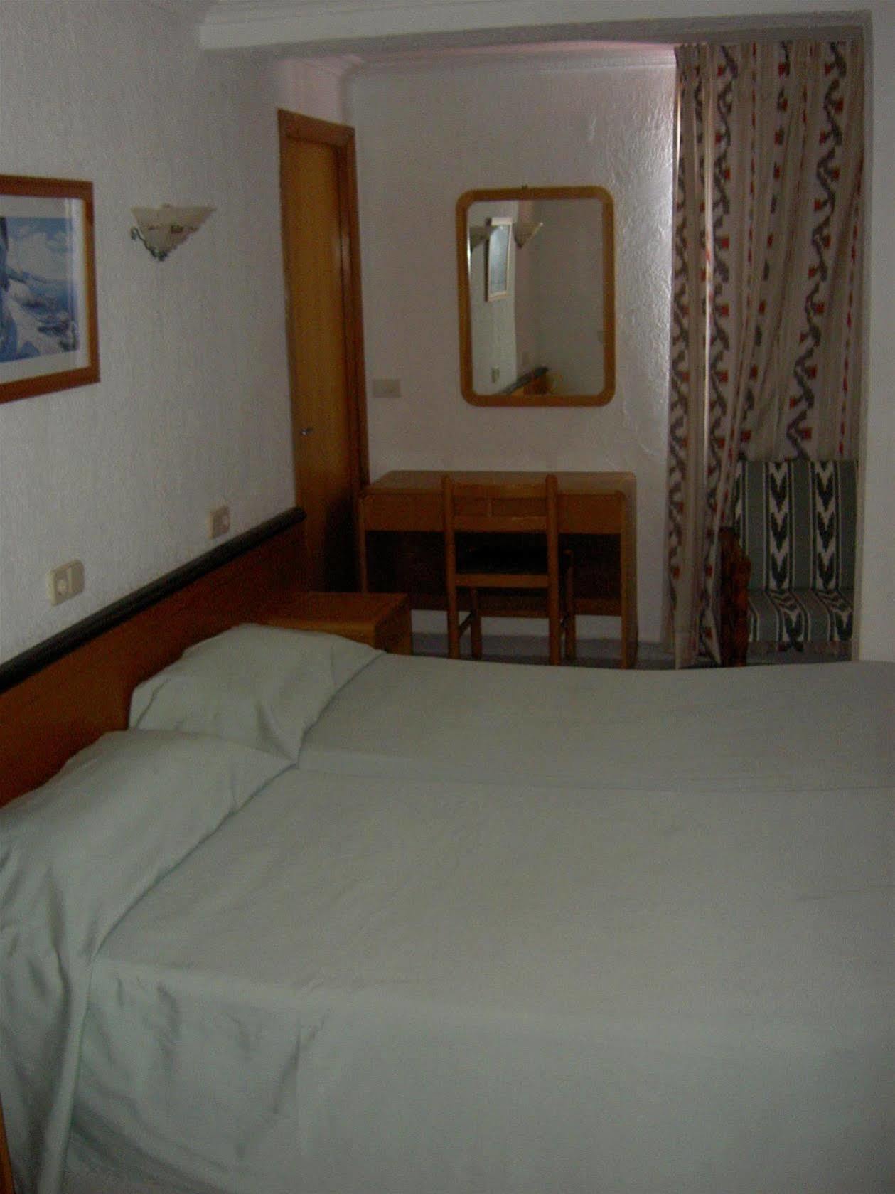 Hostal Port Corona Cala Ratjada  Luaran gambar